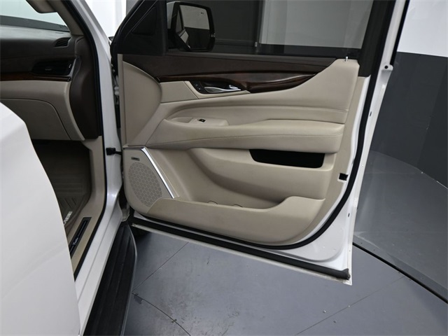 2017 Cadillac Escalade ESV Luxury photo 11
