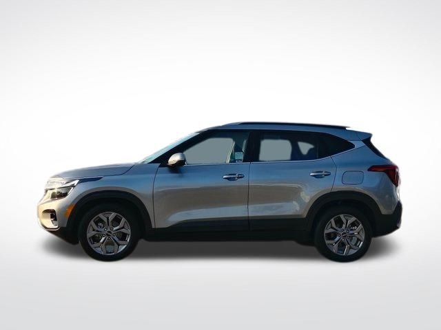 2024 Kia Seltos S photo 12