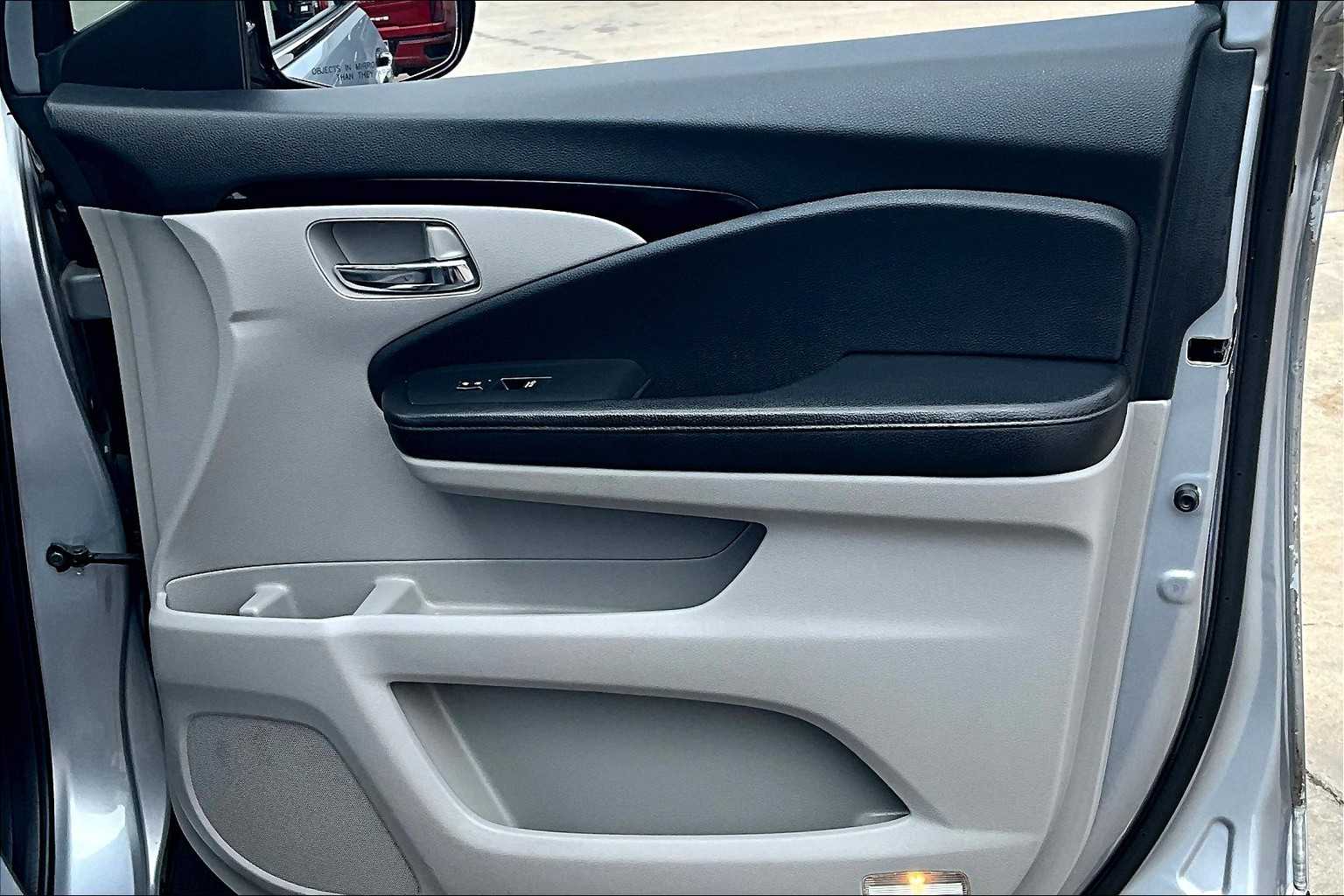 2018 Honda Pilot Touring photo 22
