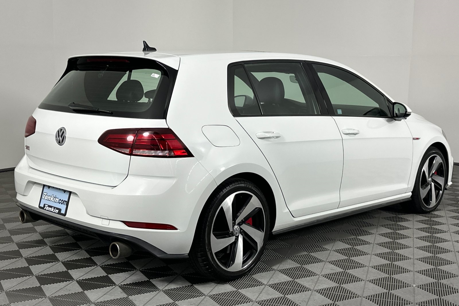 2019 Volkswagen Golf GTI SE photo 4