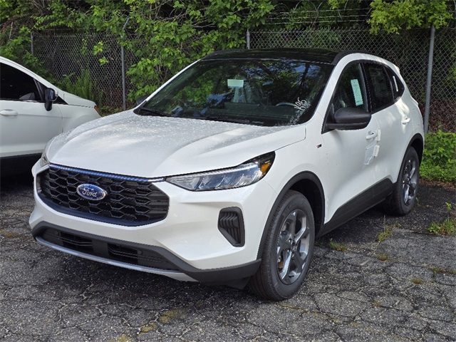 2025 Ford Escape ST-Line photo 2
