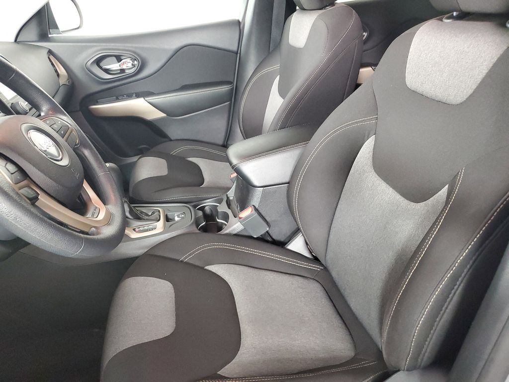 2018 Jeep Cherokee Latitude photo 12