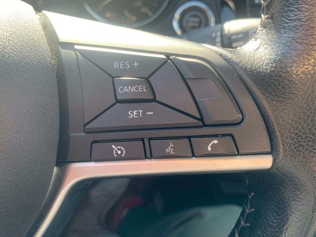 2020 Nissan Rogue SV photo 19