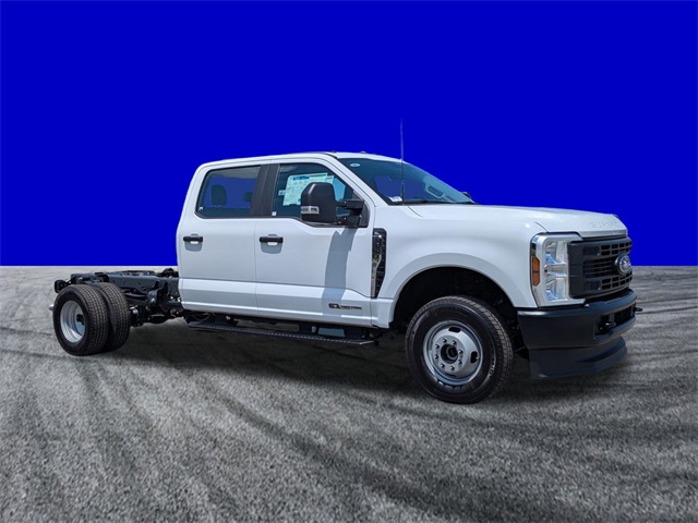 2026 Ford F-350 photo 2