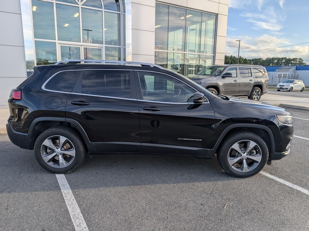 Used 2019 Jeep Cherokee Limited with VIN 1C4PJMDX8KD283348 for sale in Franklin, VA