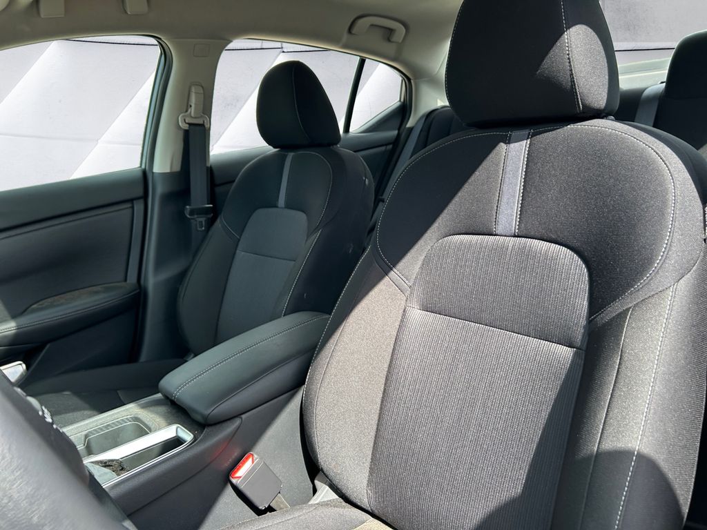 2025 Nissan Sentra SV photo 8