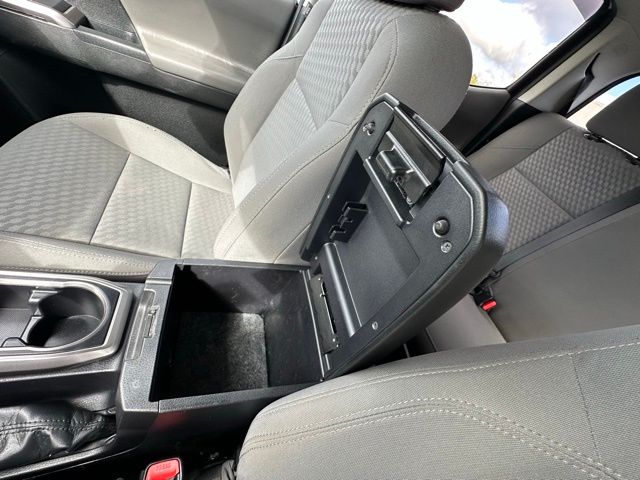 2022 Toyota Tacoma SR5 photo 24