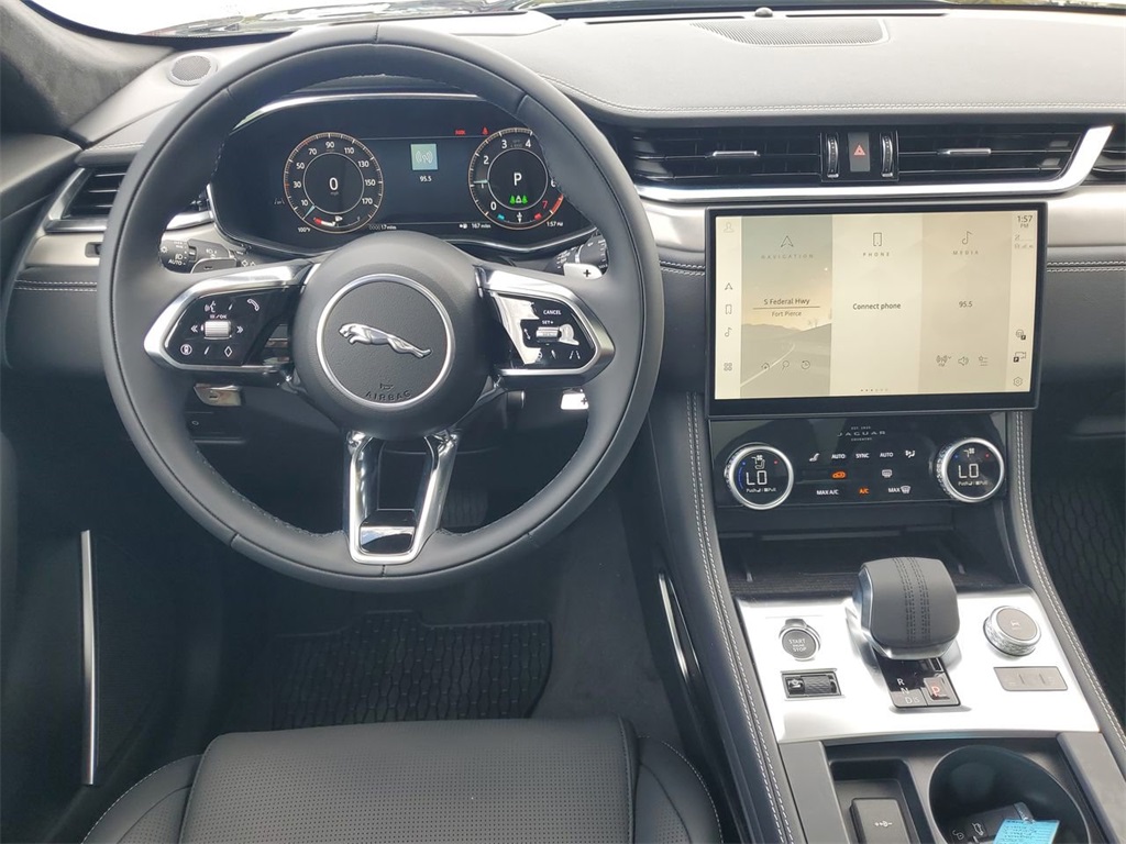2026 Jaguar F-PACE P400 R-Dynamic S photo 18