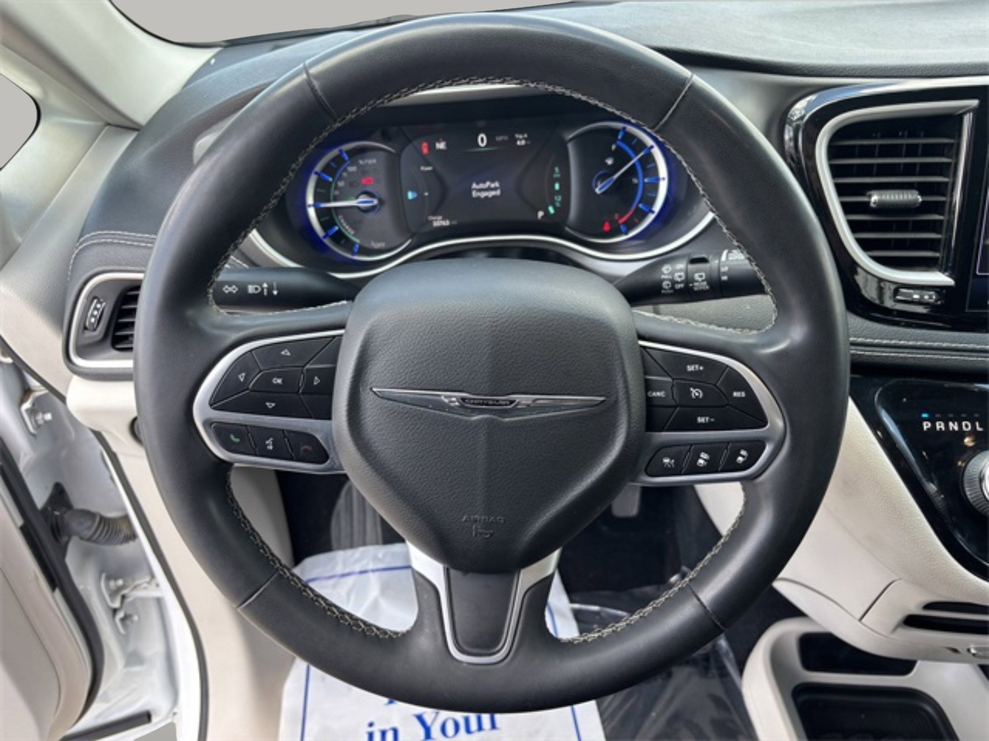 2022 Chrysler Pacifica Touring L photo 10