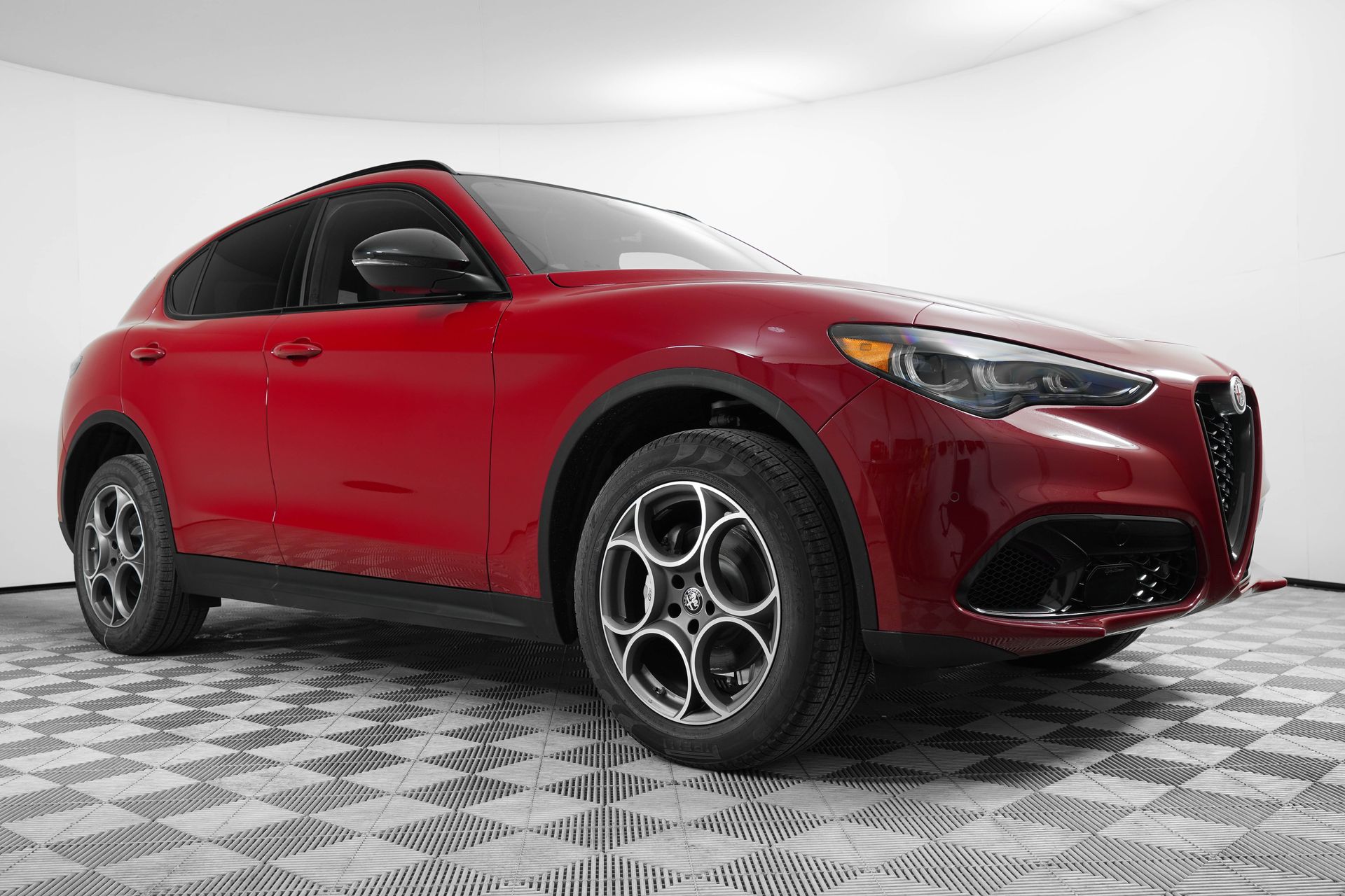 2025 Alfa Romeo Stelvio