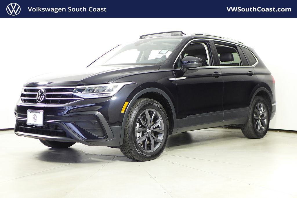 2023 Volkswagen Tiguan SE's photo
