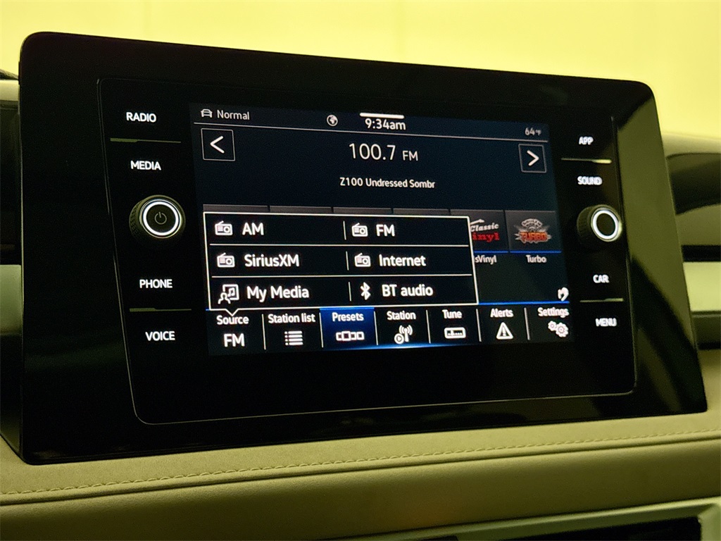 2025 Volkswagen Taos SE photo 25