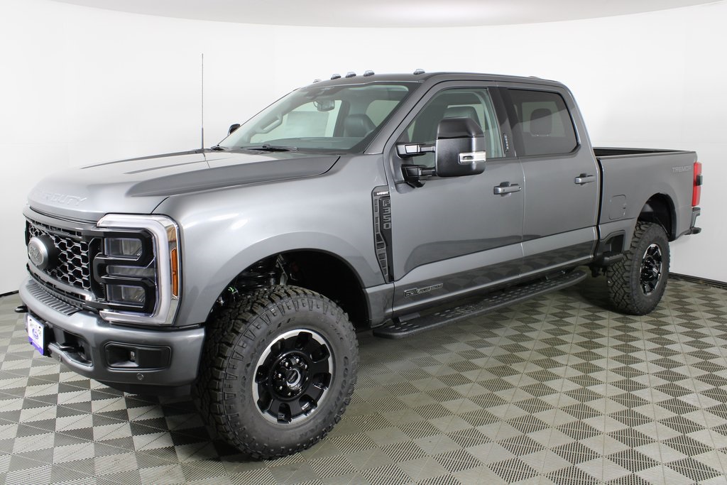 2026 Ford F-350 Lariat photo 3