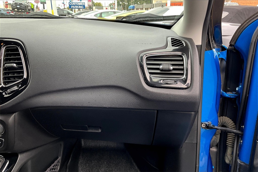 2018 Jeep Compass Limited photo 12