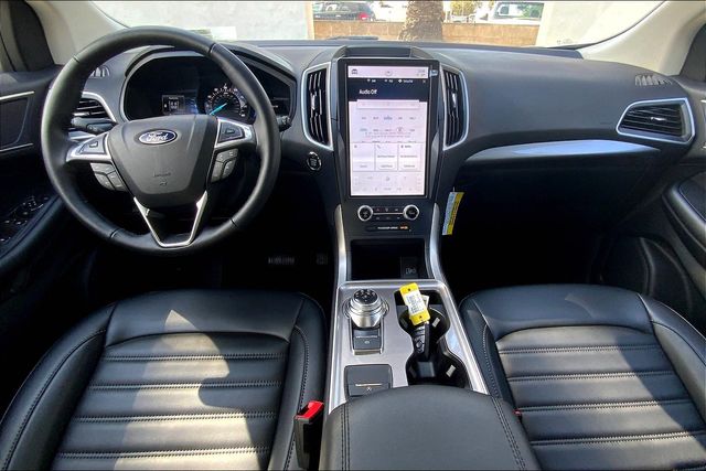 2023 Ford Edge SEL photo 4
