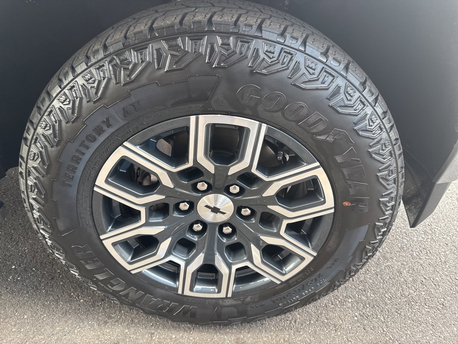 2023 Chevrolet Colorado Z71 photo 12