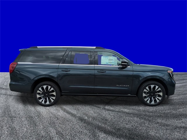 2025 Ford Expedition Platinum MAX photo 3