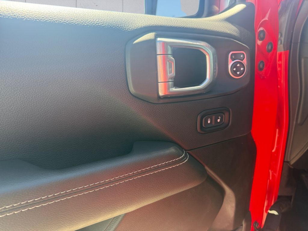 2022 Jeep Wrangler Unlimited Sahara photo 11