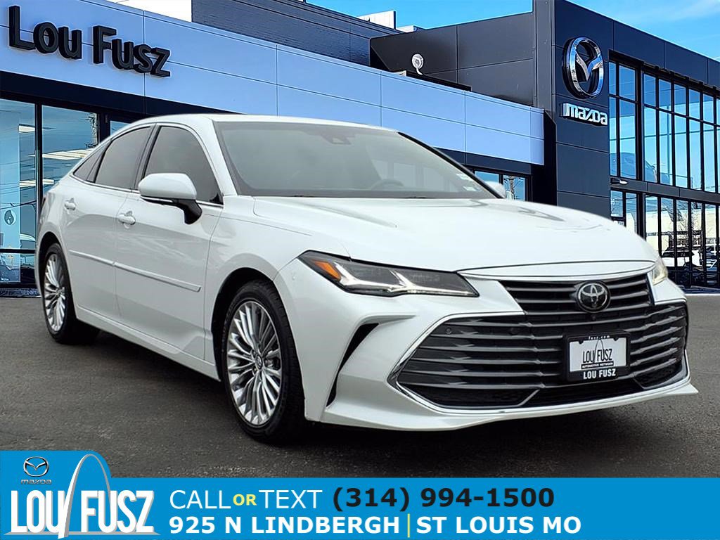 2020 Toyota Avalon Limited's photo