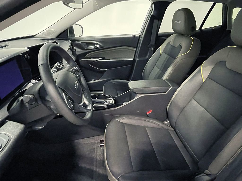 2025 Chevrolet Trax ACTIV photo 2