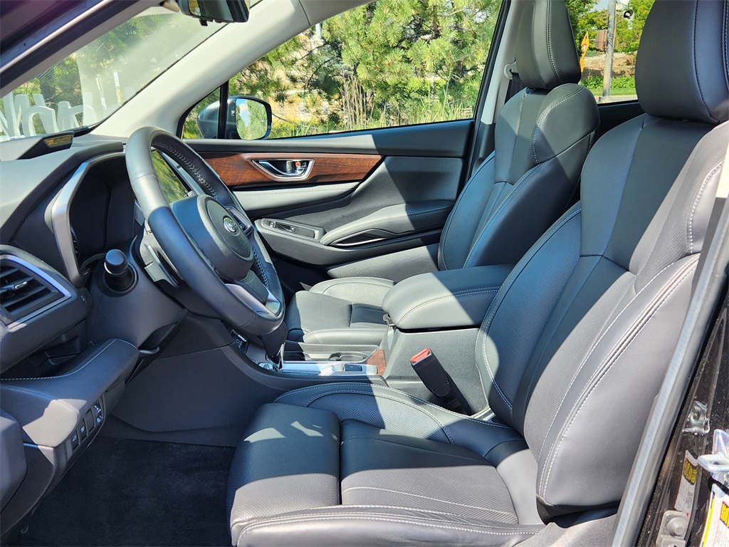 2024 Subaru Ascent Touring photo 8