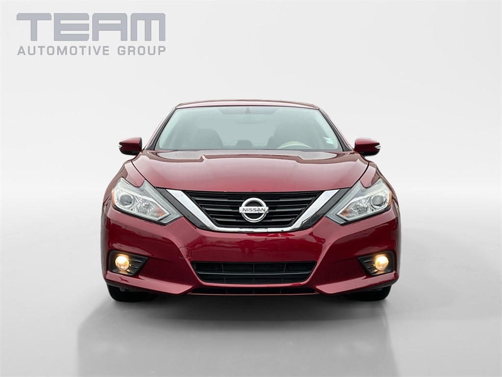 2017 Nissan Altima 2.5 SV photo 2