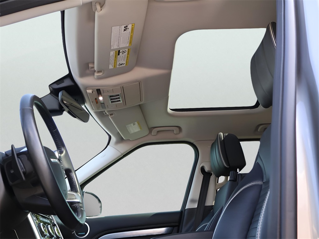 2017 Land Rover Discovery First Edition photo 39