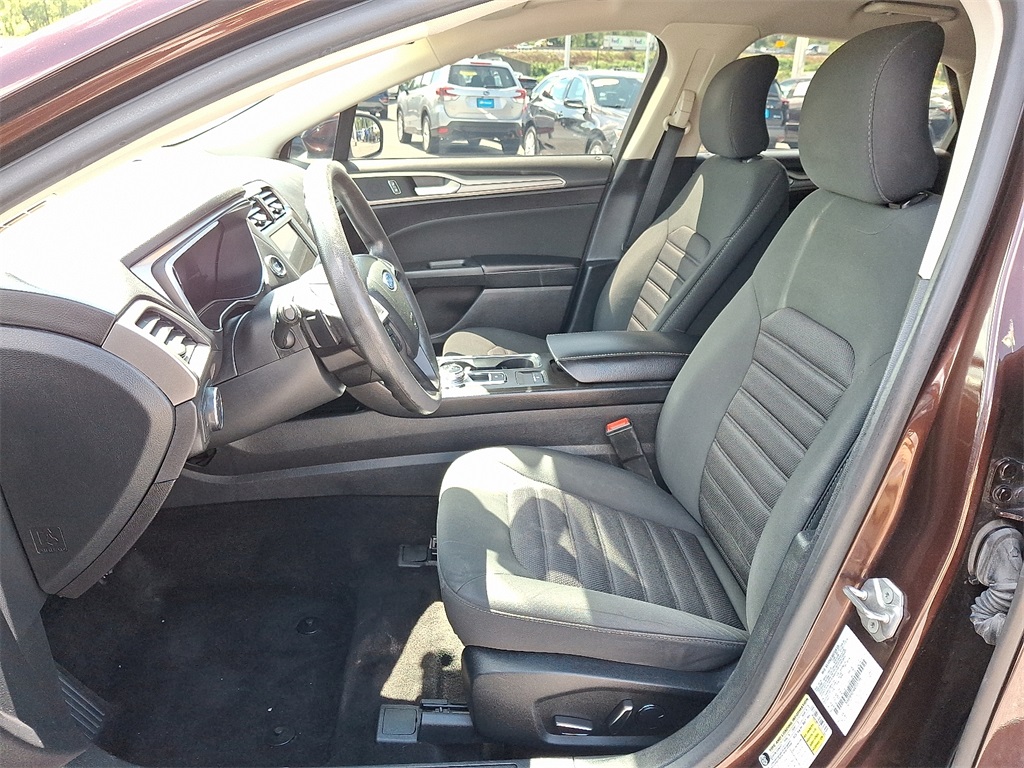 2019 Ford Fusion SE photo 13