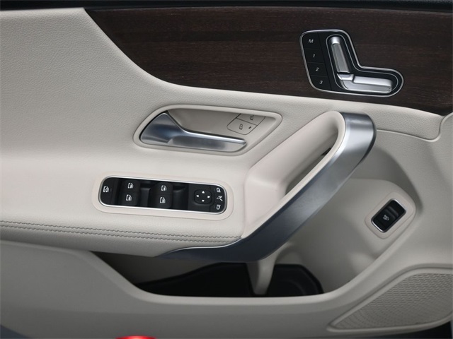 2023 Mercedes Benz CLA 250 4MATIC photo 8