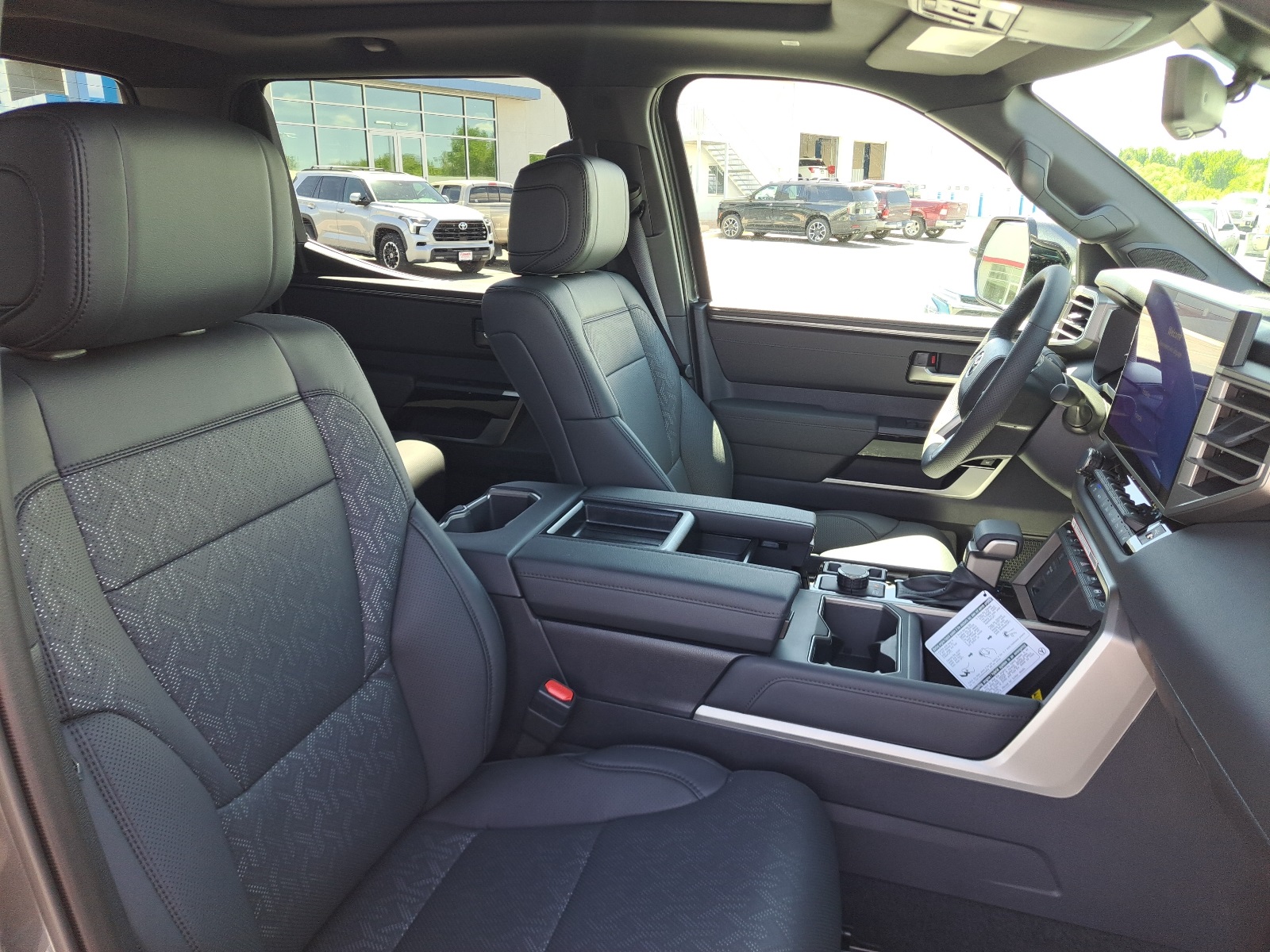 2025 Toyota Tundra Limited CrewMax photo 30