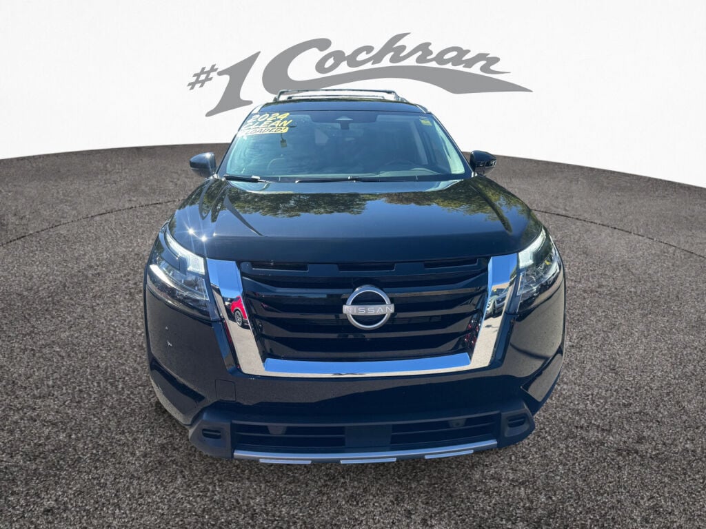 2024 Nissan Pathfinder SL photo 2