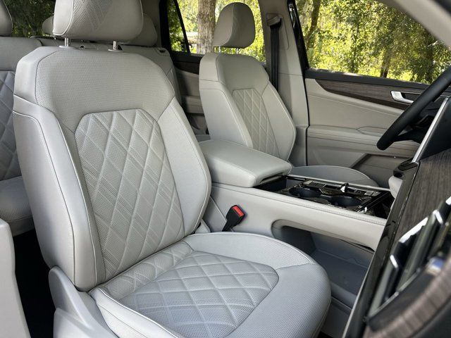 2026 Volkswagen Atlas SEL Premium R-Line photo 17