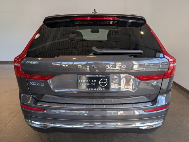 2022 Volvo XC60 Inscription photo 2
