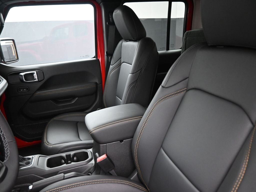2025 Jeep Gladiator Sport photo 4