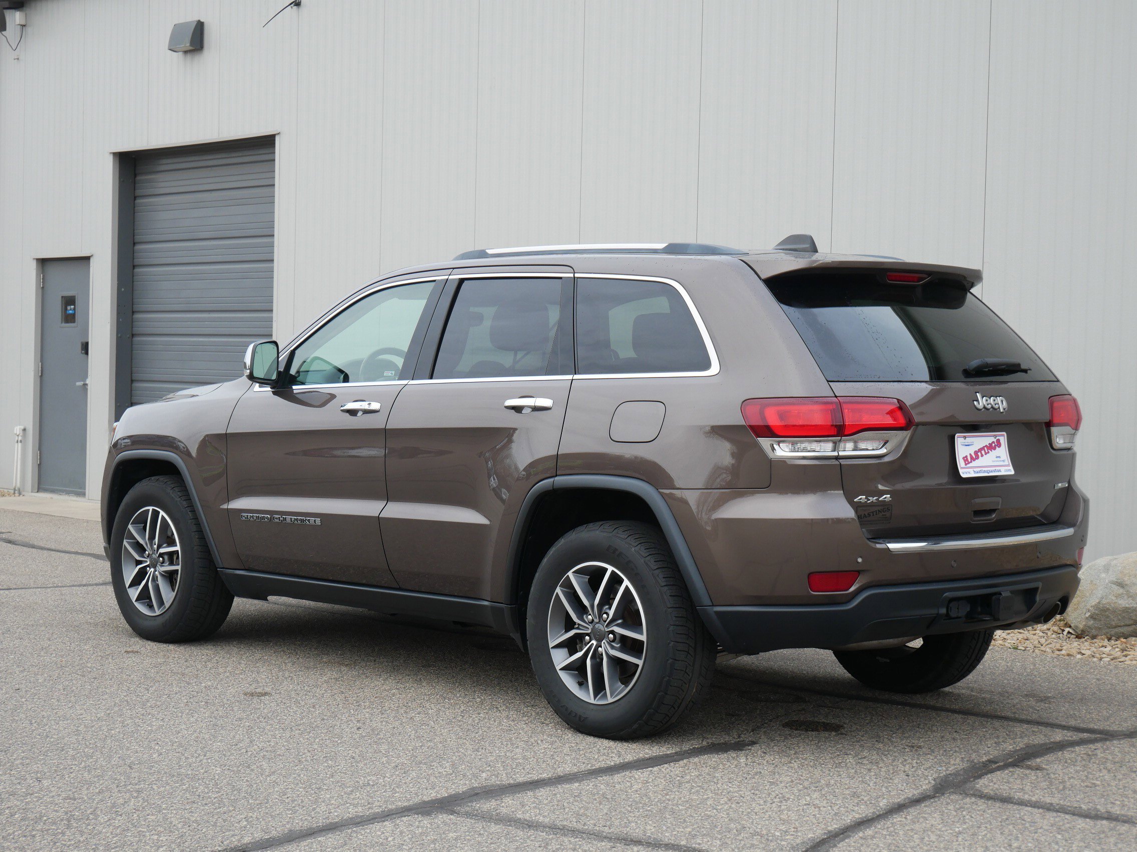 2021 Jeep Grand Cherokee Limited photo 2