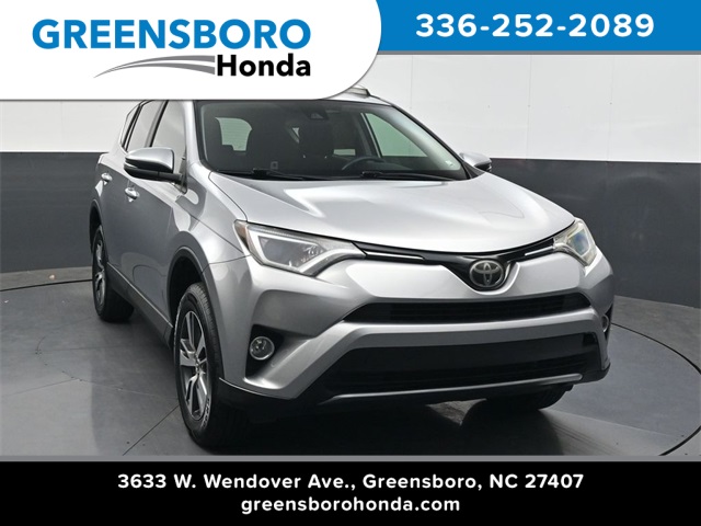 2017 Toyota RAV4 XLE's photo