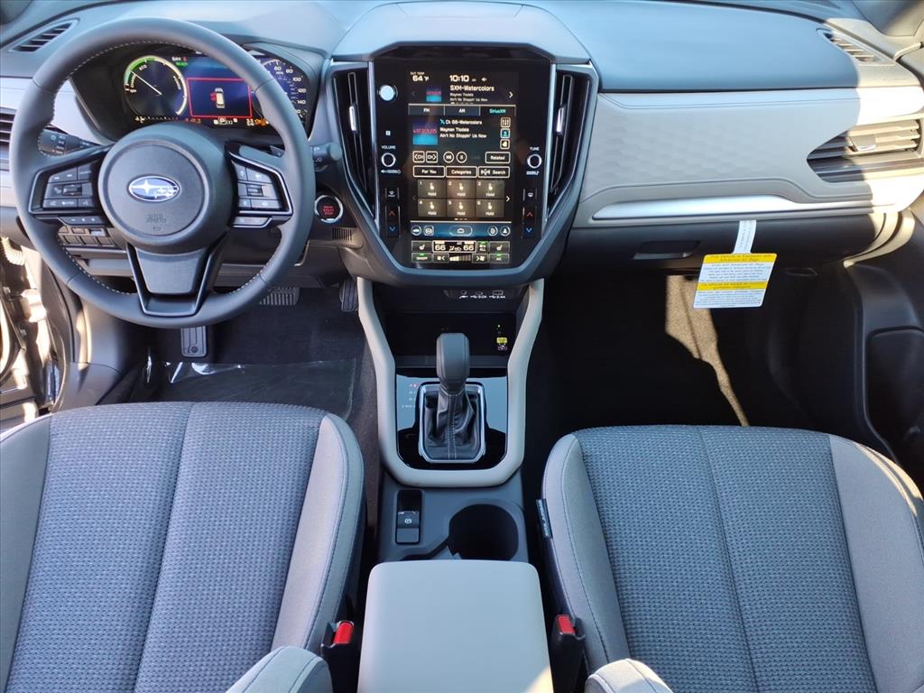 2025 Subaru Forester Premium photo 4