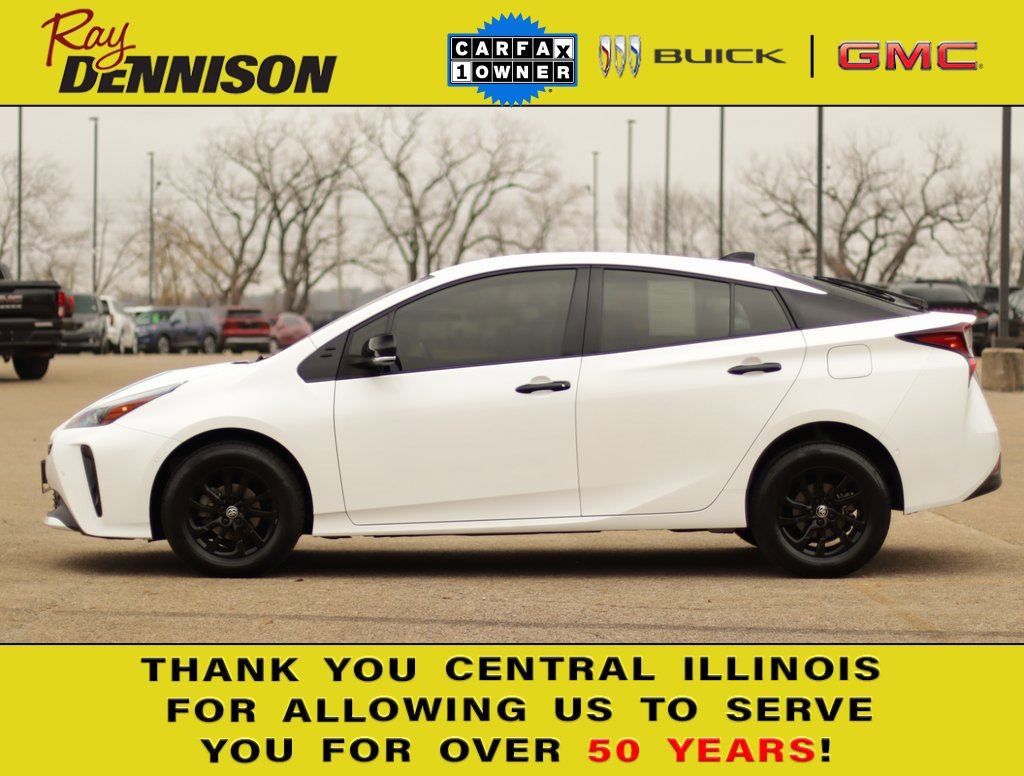 2022 Toyota Prius LE photo 2