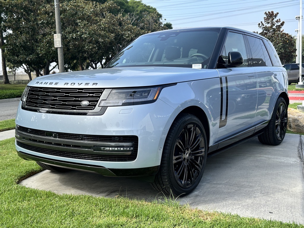 New 2024 Silver Land Rover SE image 1