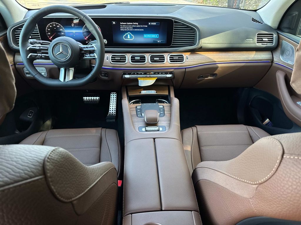 2026 Mercedes Benz GLS 450 4MATIC photo 15