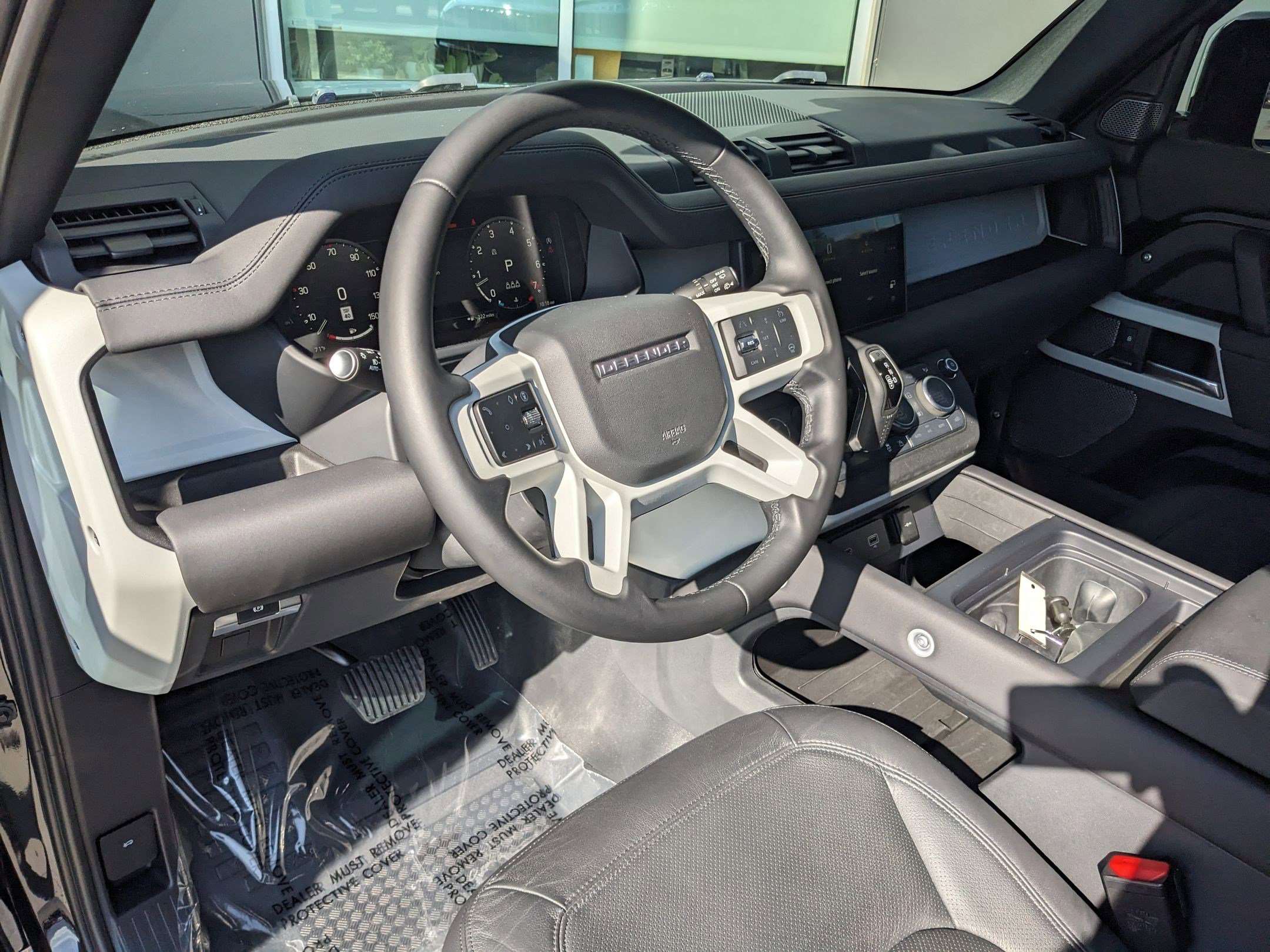 2024 Land Rover Defender 110 S photo 14