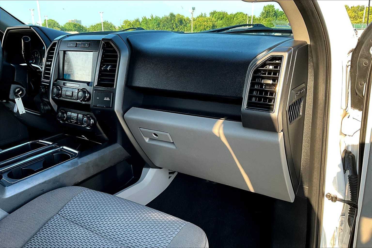 2019 Ford F-150 XLT photo 16