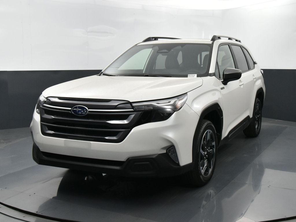 2025 Subaru Forester Premium photo 2