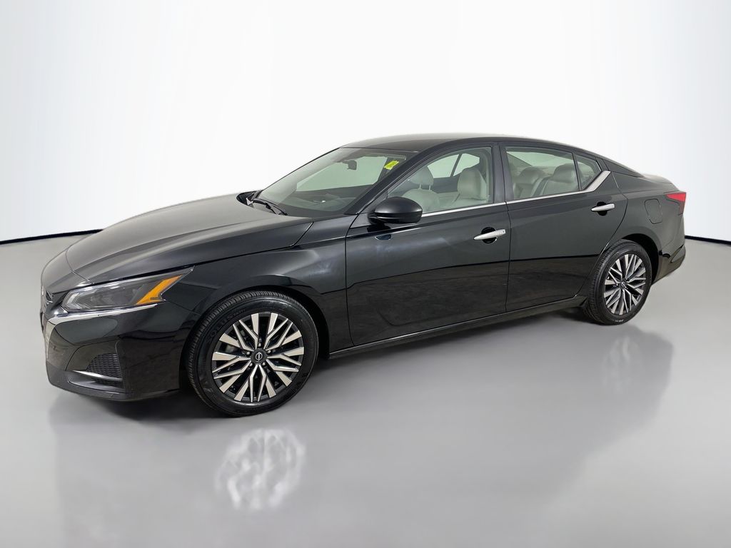 2025 Nissan Altima 2.5 SV photo 4