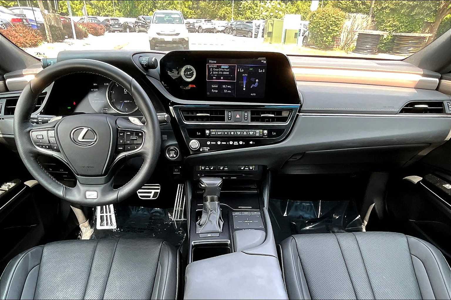 2022 Lexus ES F SPORT Handling photo 14