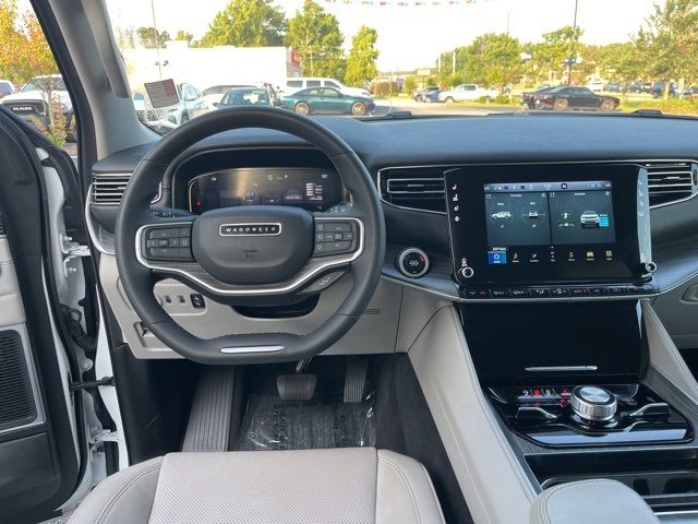 2024 Jeep Wagoneer Series III photo 18