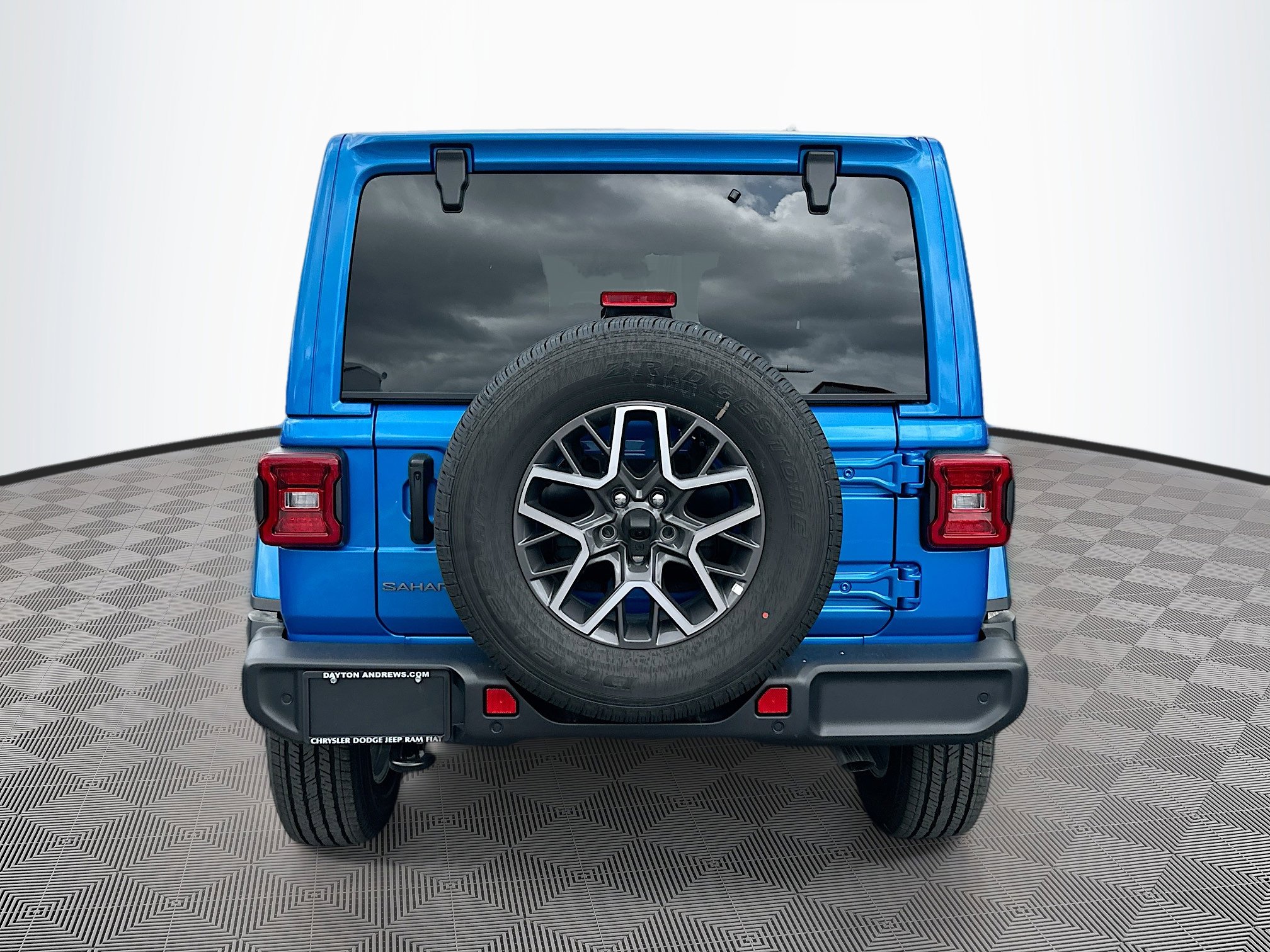 2025 Jeep Wrangler Sahara photo 5