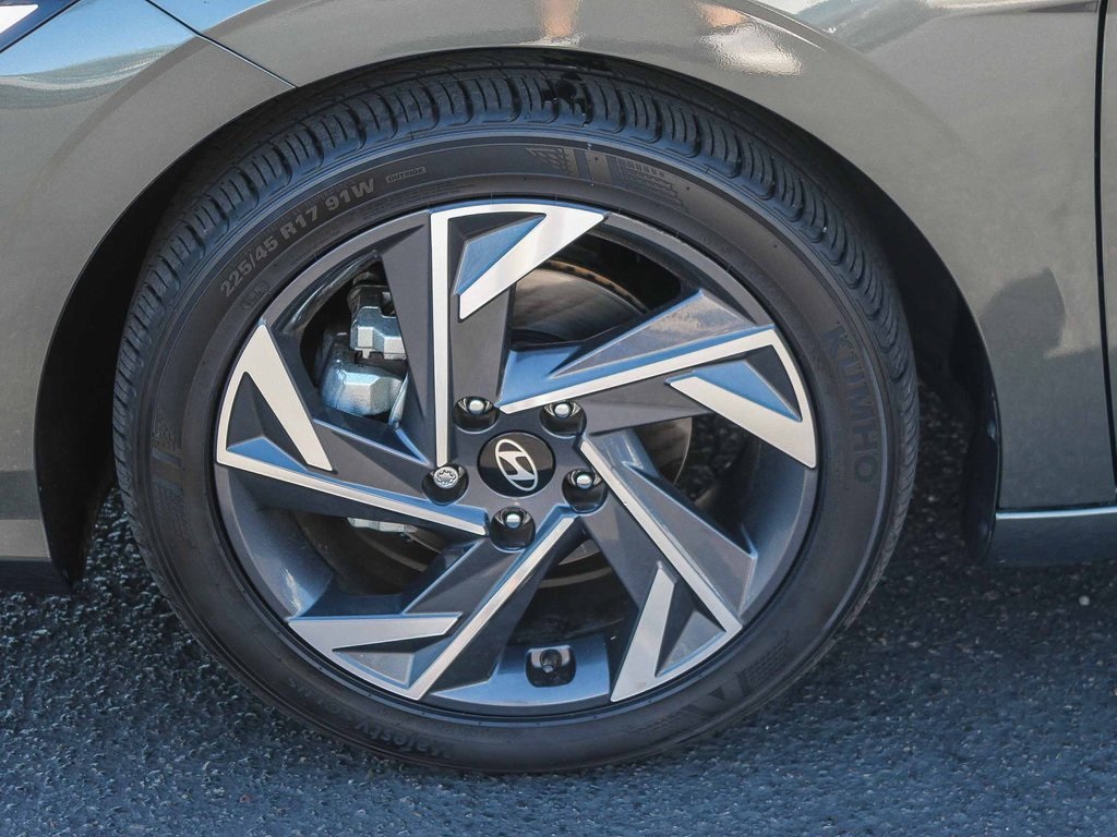 2024 Hyundai Elantra SEL photo 5