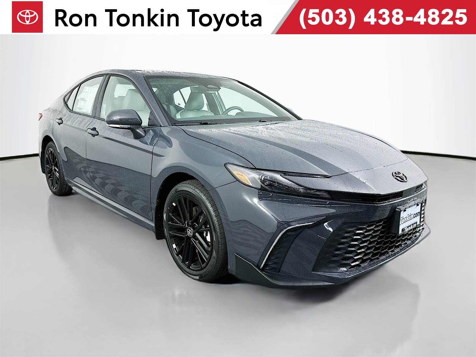 2026 Toyota Camry SE's photo