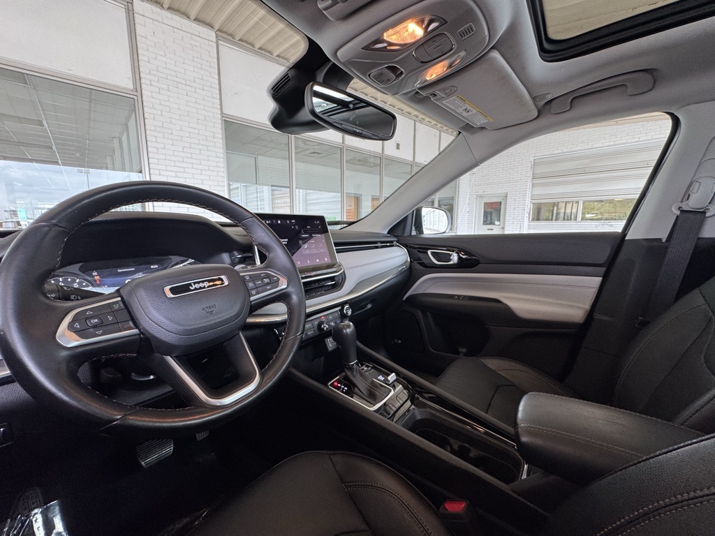 2022 Jeep Compass Limited photo 11